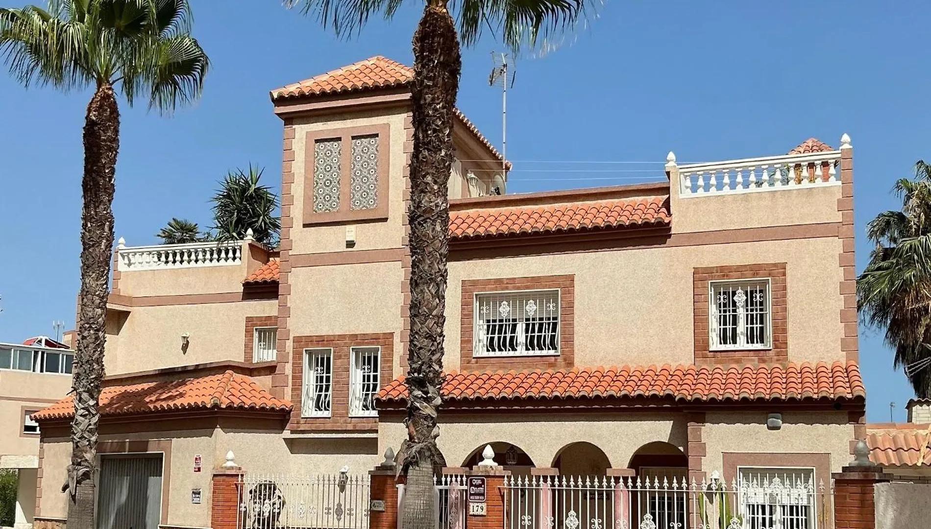 Large Villa Private Pool And Garden Near Beach Roquetas de Mar Holiday home