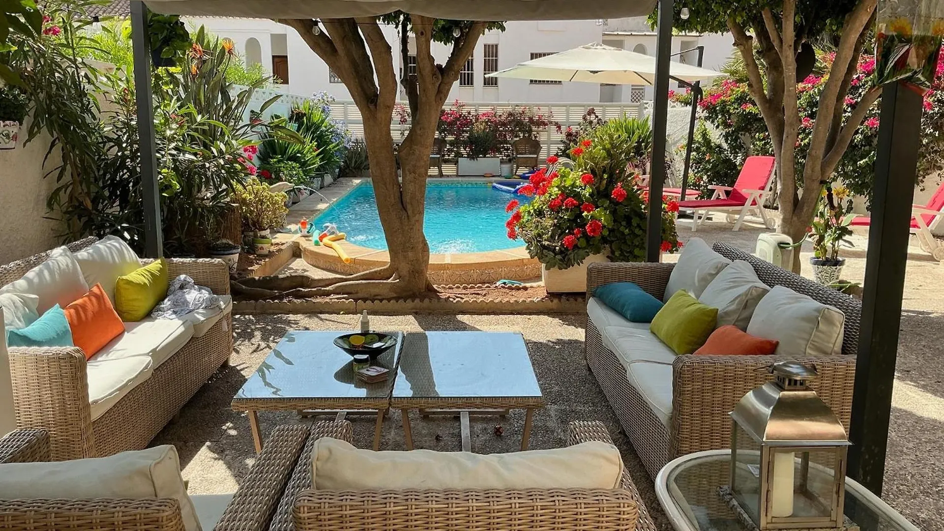 Large Villa Private Pool And Garden Near Beach contacts