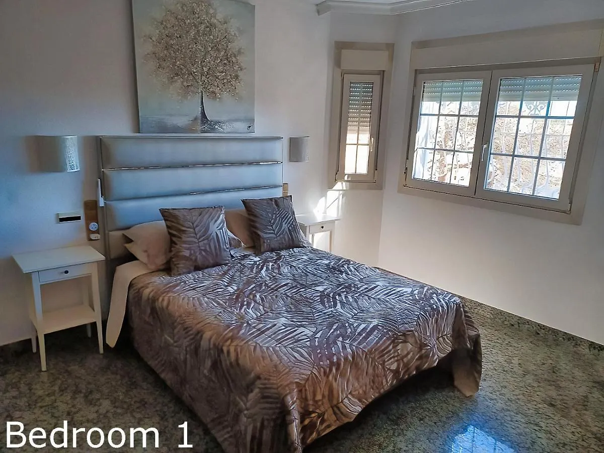Large Villa Private Pool And Garden Near Beach روكيتاس ذي مار بيت للعطل