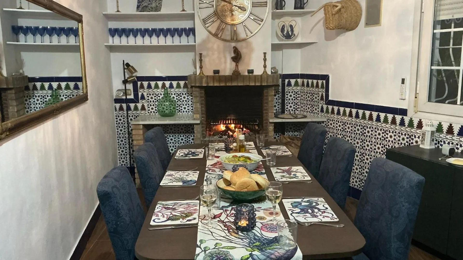 Large Villa Private Pool And Garden Near Beach Roquetas de Mar Spain