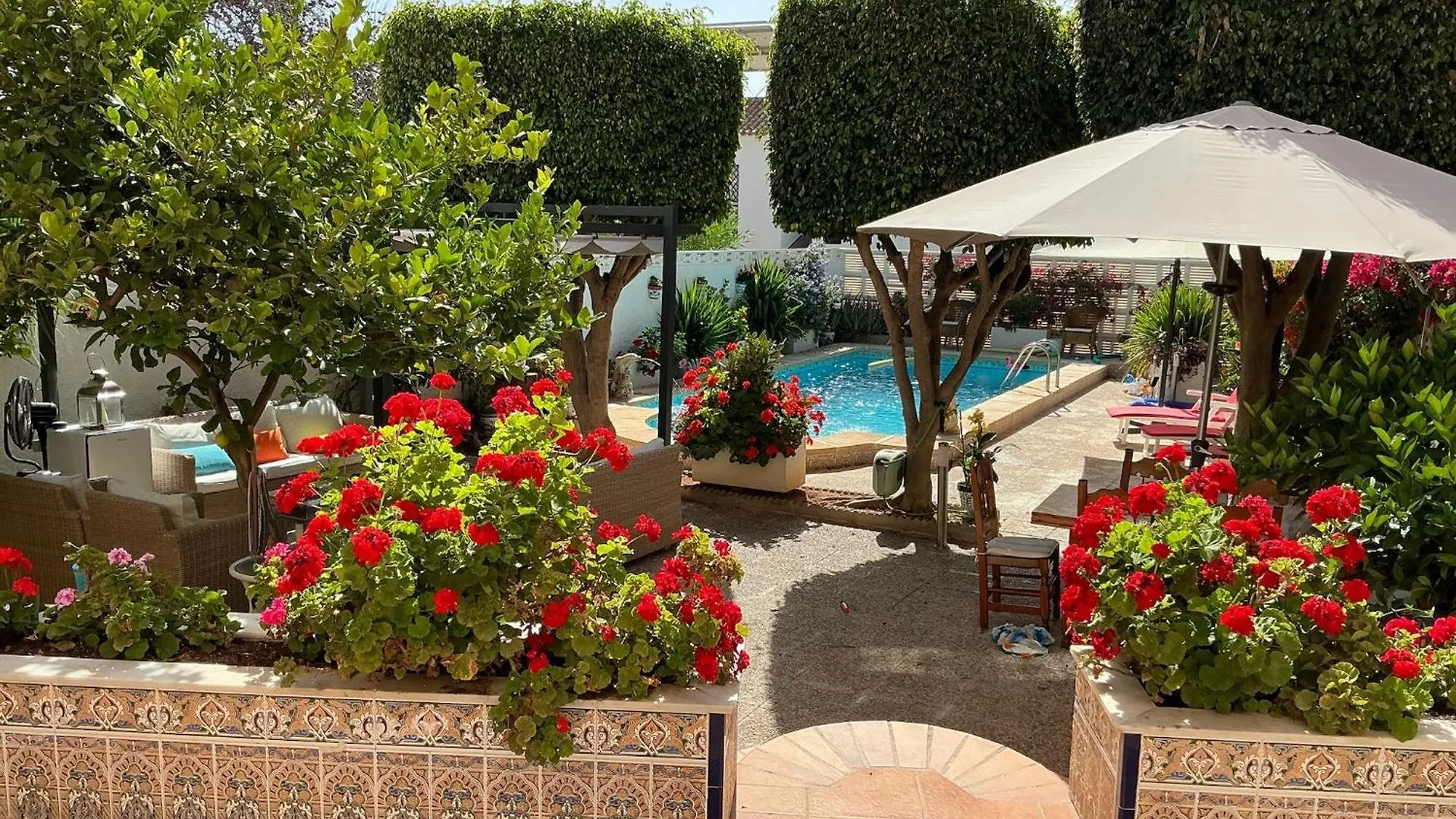 Large Villa Private Pool And Garden Near Beach Roquetas de Mar